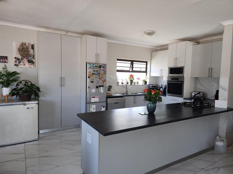 4 Bedroom Property for Sale in Southfield Western Cape